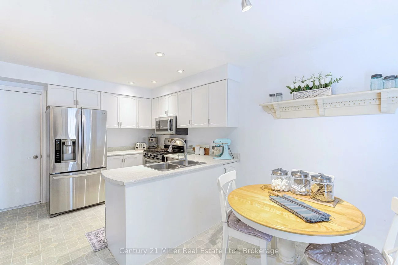 2256, MARGOT, 1015 - RO River Oaks, Oakville