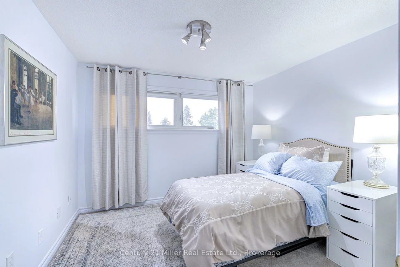 2256, MARGOT, 1015 - RO River Oaks, Oakville