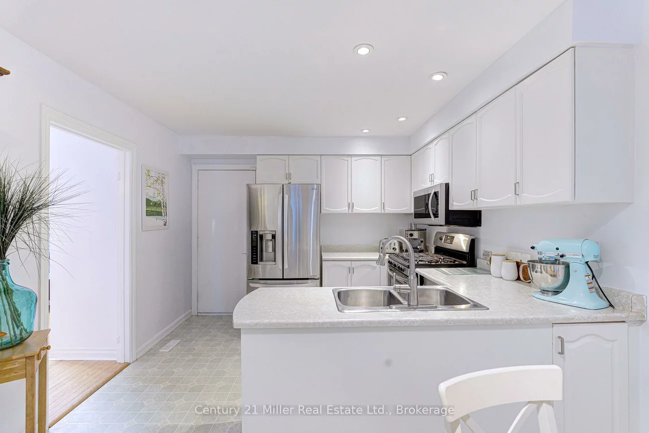 2256, MARGOT, 1015 - RO River Oaks, Oakville