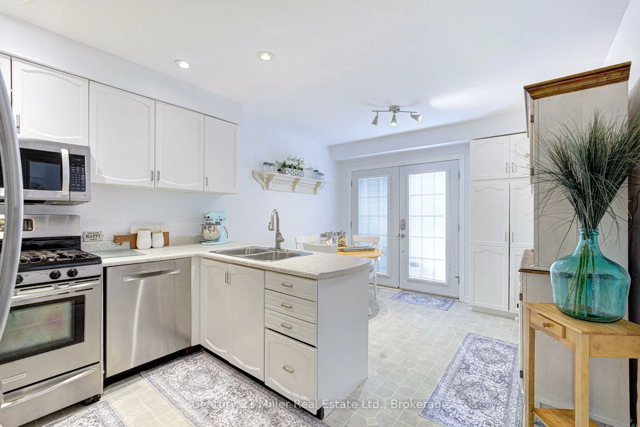 2256, MARGOT, 1015 - RO River Oaks, Oakville