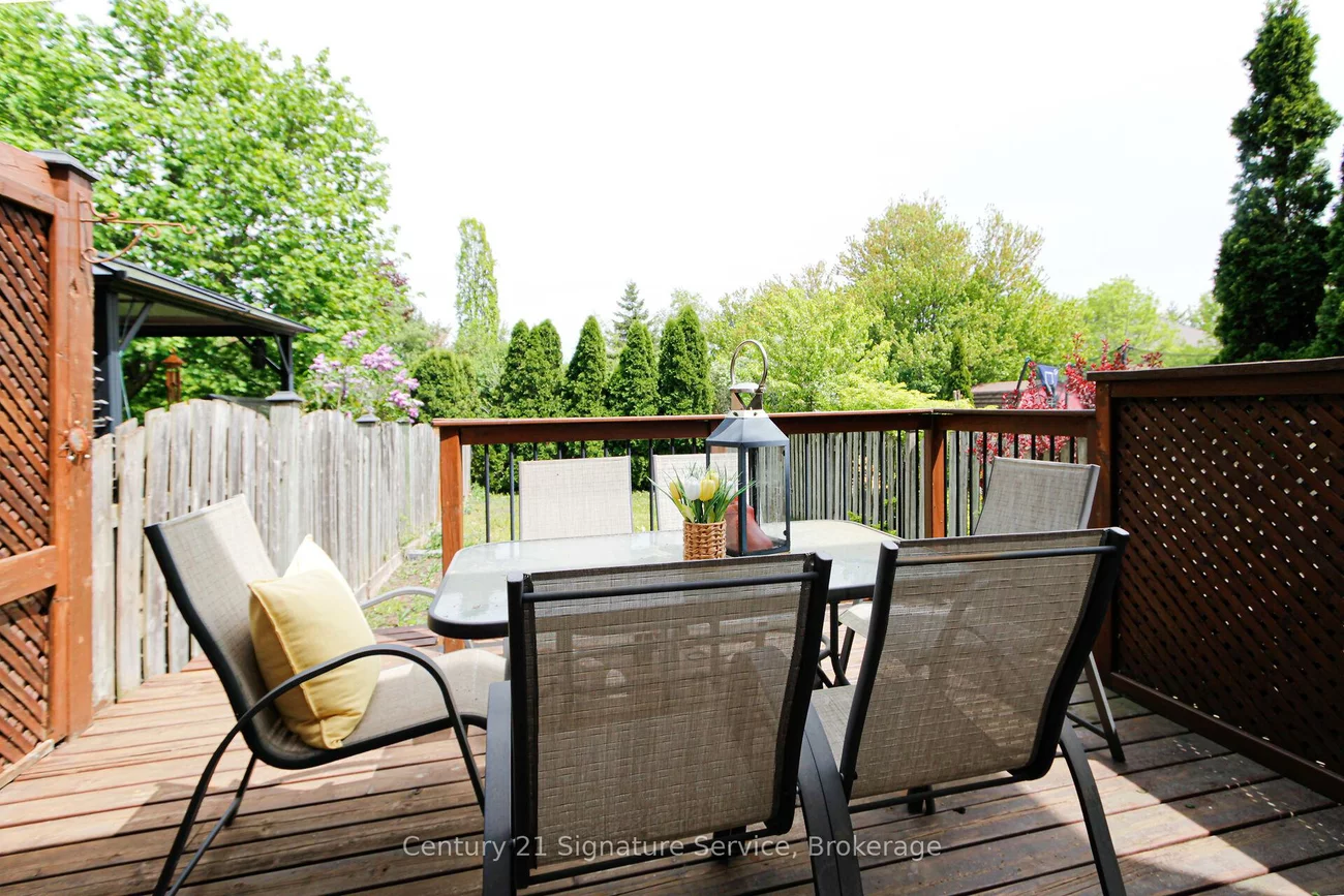 2395, Stefi, 1015 - RO River Oaks, Oakville