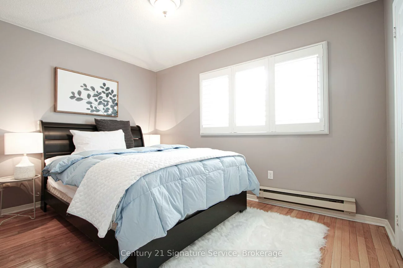 2395, Stefi, 1015 - RO River Oaks, Oakville