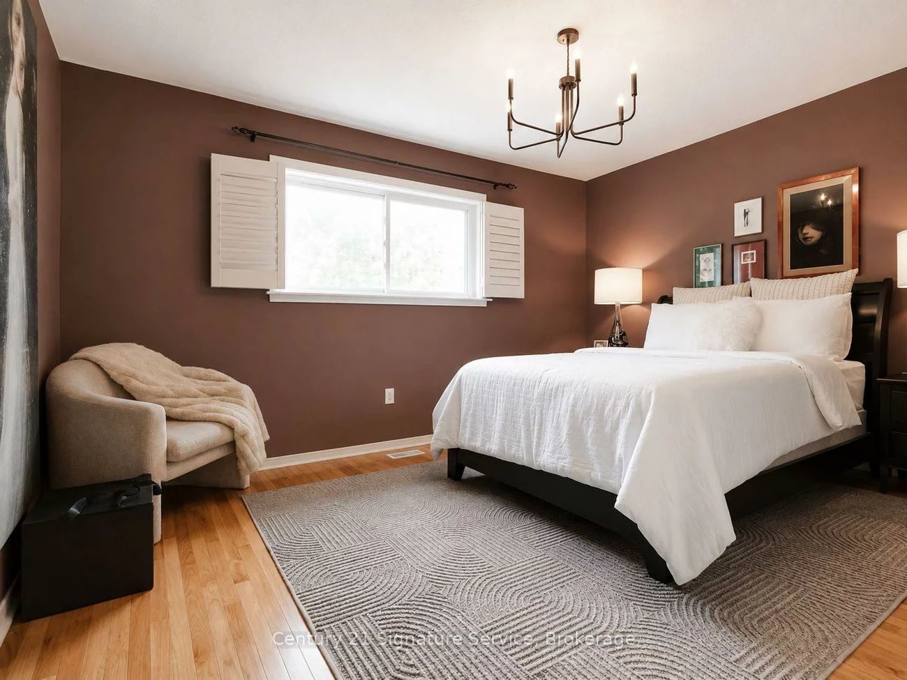 2395, Stefi, 1015 - RO River Oaks, Oakville