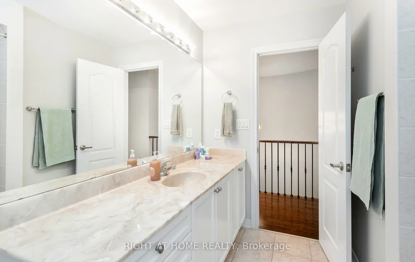 2419, Wasaga, 1009 - JC Joshua Creek, Oakville