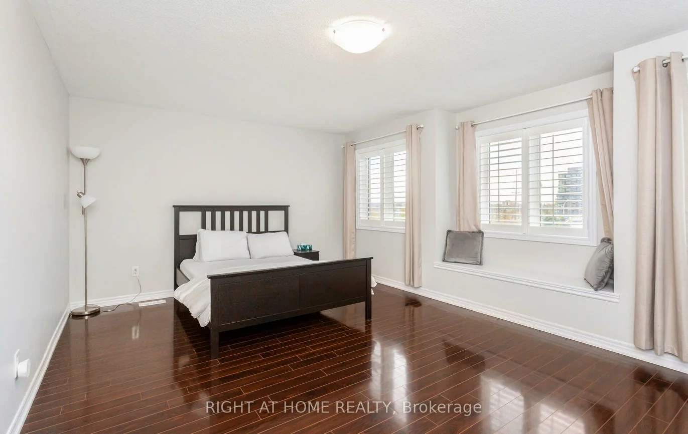 2419, Wasaga, 1009 - JC Joshua Creek, Oakville