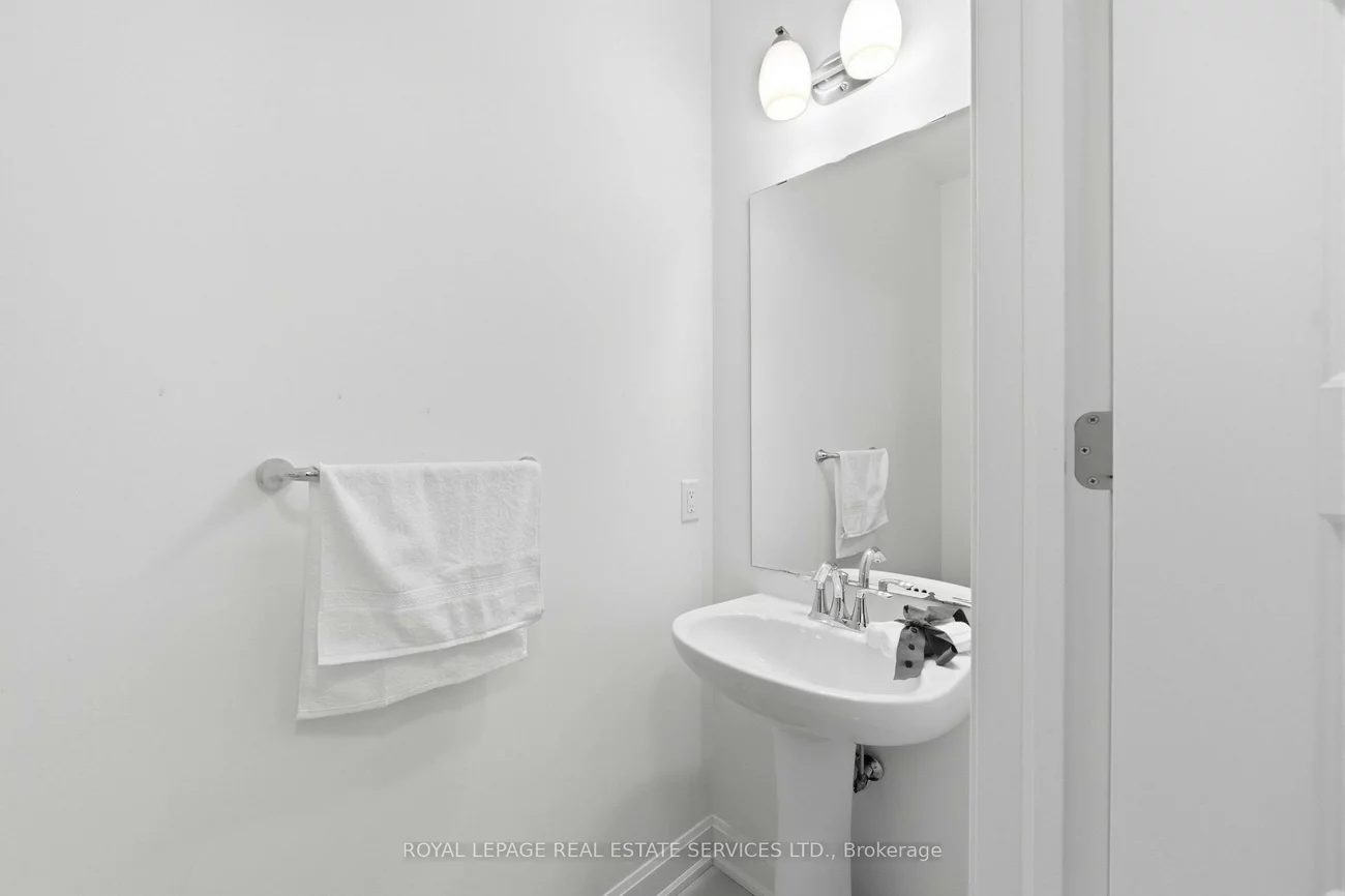 272, Wisteria, 1008 - GO Glenorchy, Oakville
