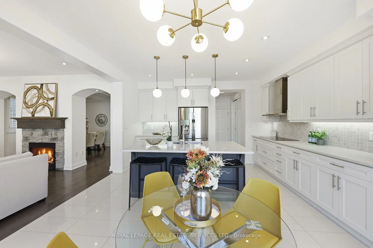 272, Wisteria, 1008 - GO Glenorchy, Oakville
