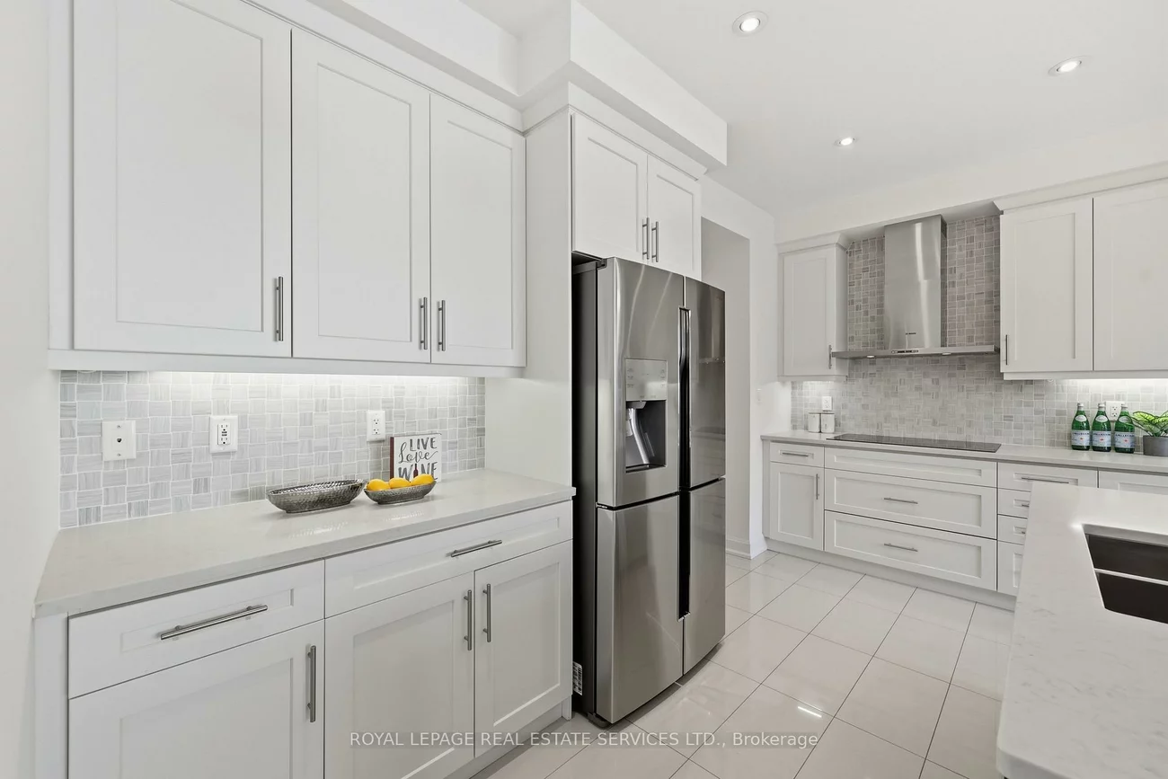 272, Wisteria, 1008 - GO Glenorchy, Oakville