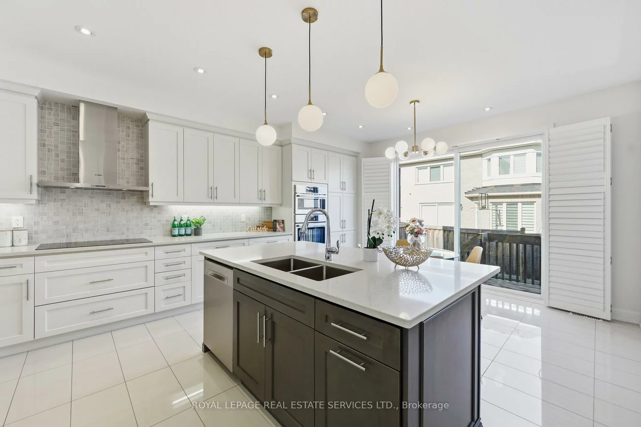 272, Wisteria, 1008 - GO Glenorchy, Oakville