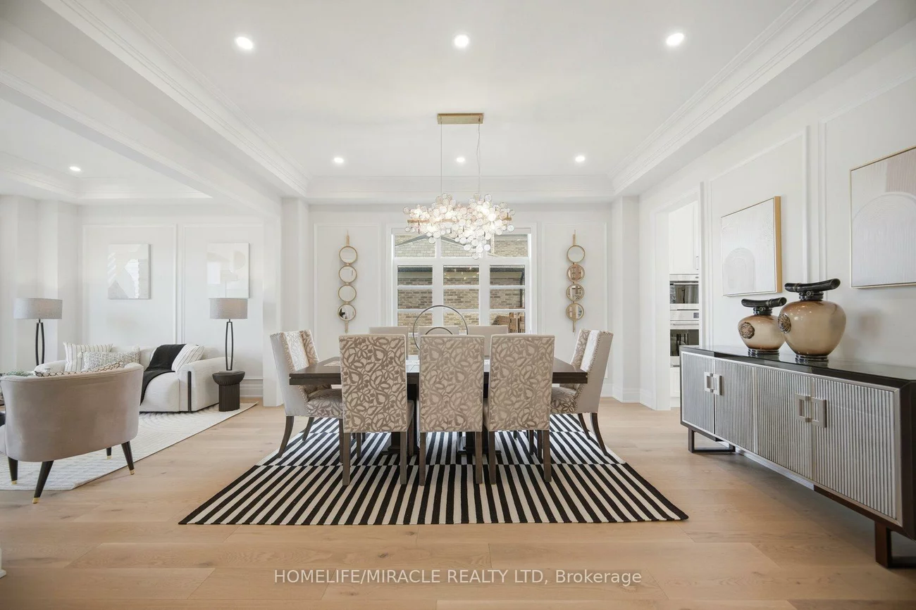225, Prince George, 1017 - SW Southwest, Oakville