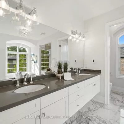 225, Prince George, 1017 - SW Southwest, Oakville