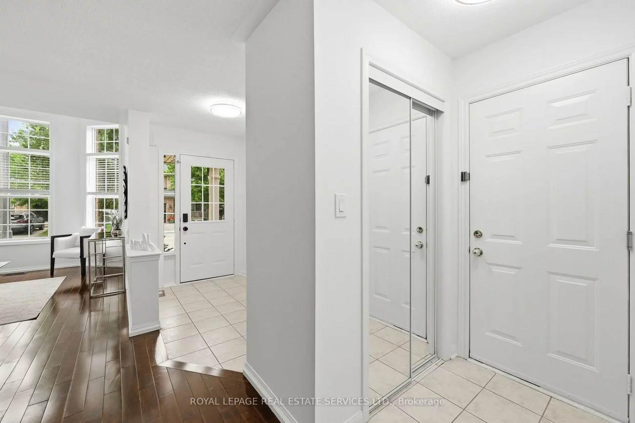 2382, Falkland, 1022 - WT West Oak Trails, Oakville