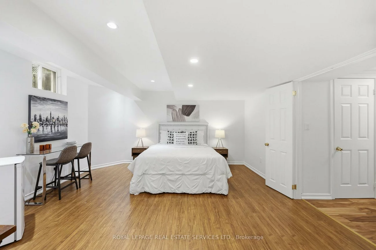 2382, Falkland, 1022 - WT West Oak Trails, Oakville
