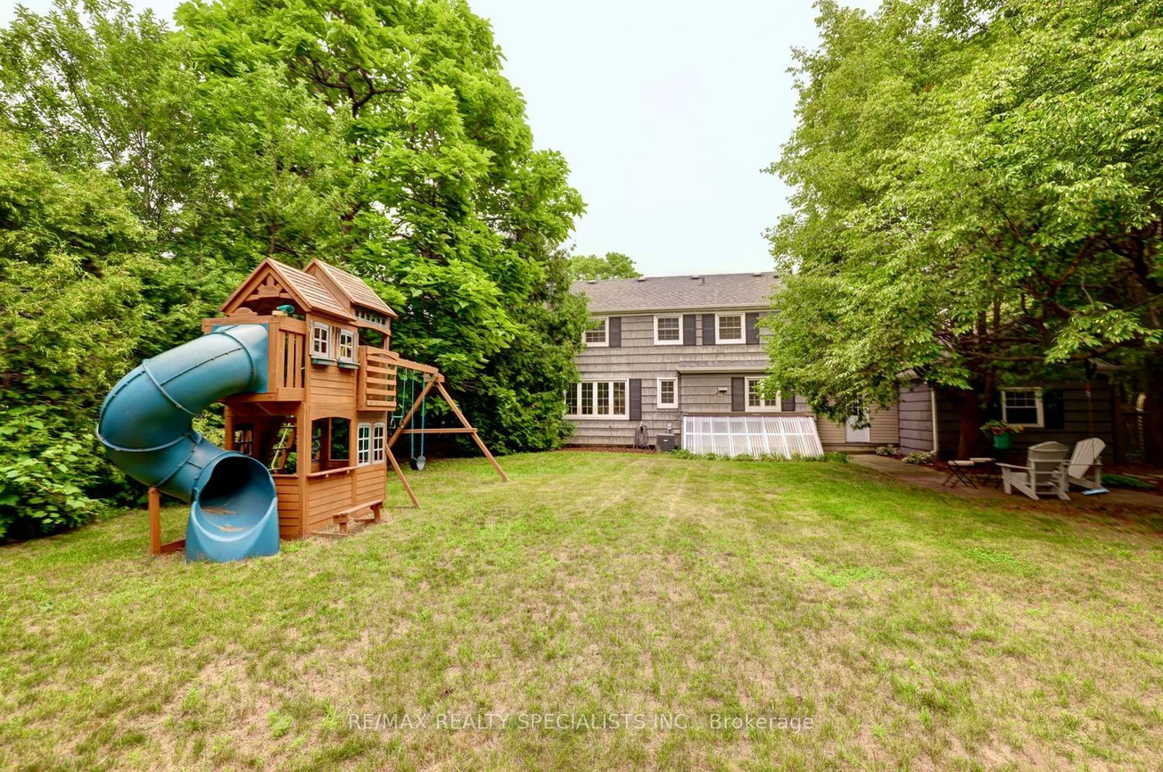 406, Christina, 1017 - SW Southwest, Oakville