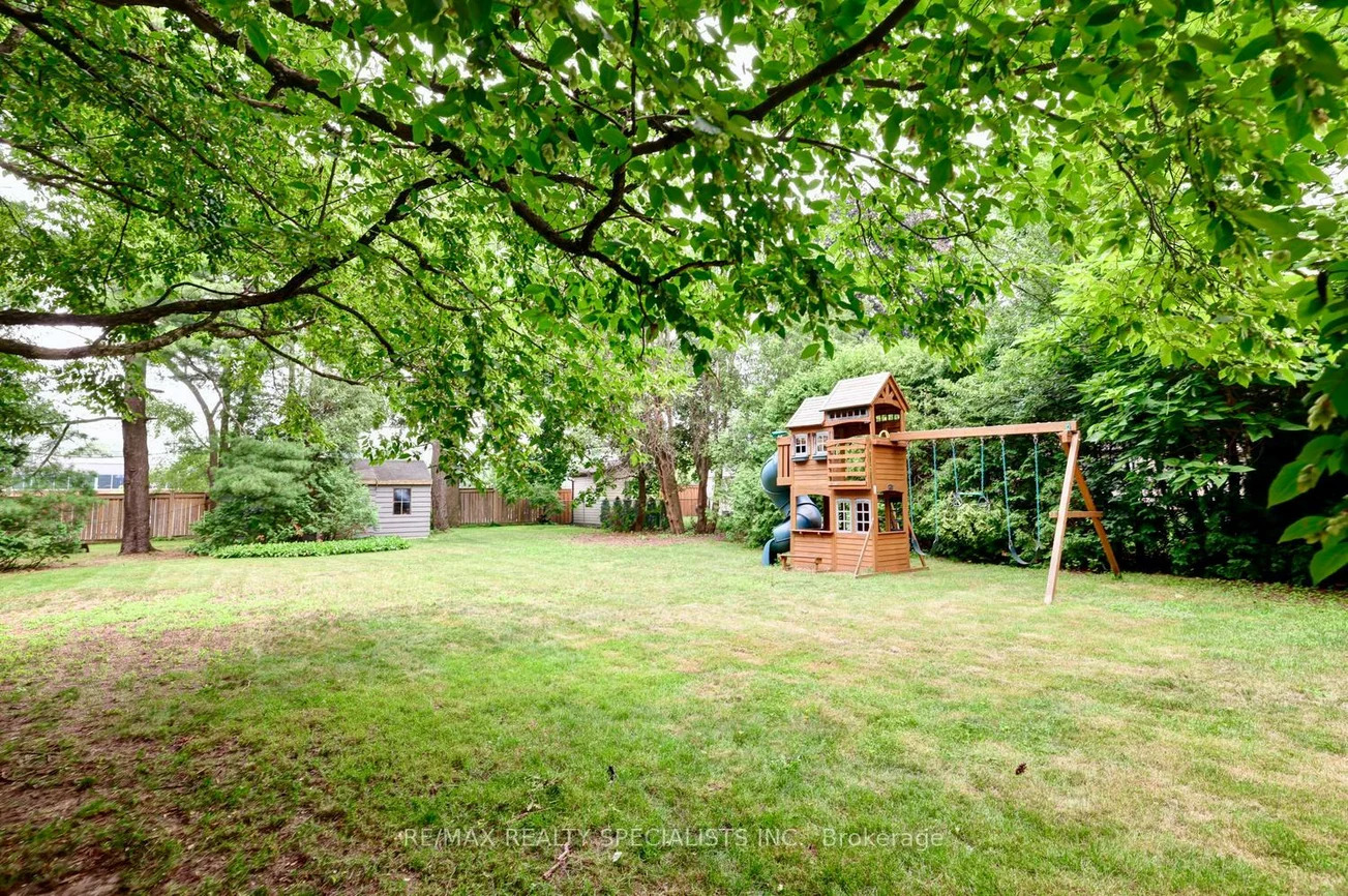 406, Christina, 1017 - SW Southwest, Oakville