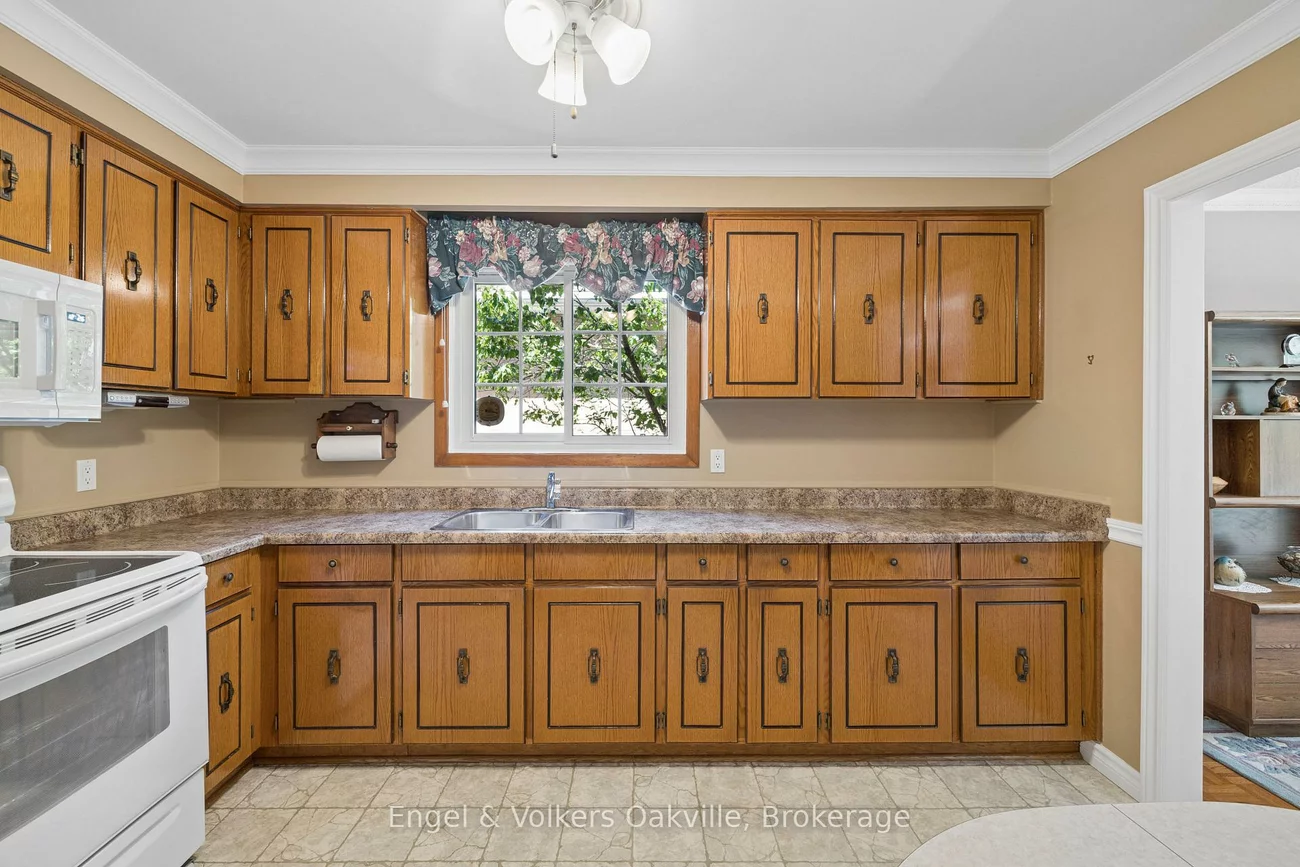 1329, White Oaks, 1005 - FA Falgarwood, Oakville