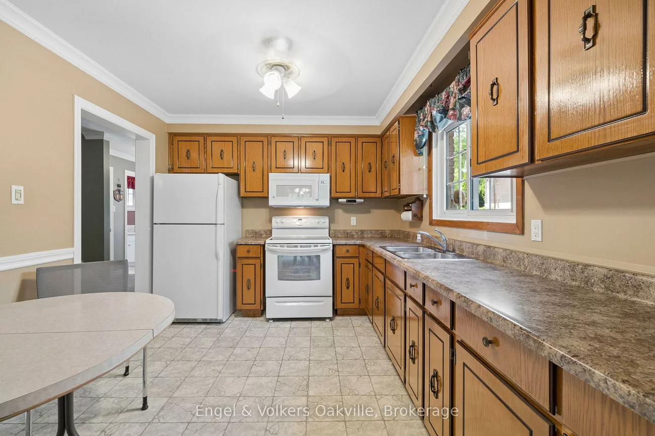 1329, White Oaks, 1005 - FA Falgarwood, Oakville
