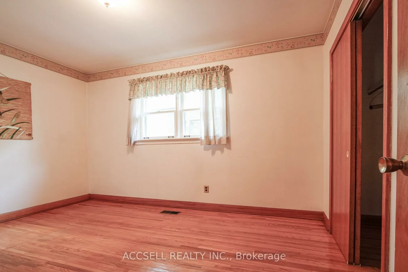 1358, Sedgewick, 1017 - SW Southwest, Oakville