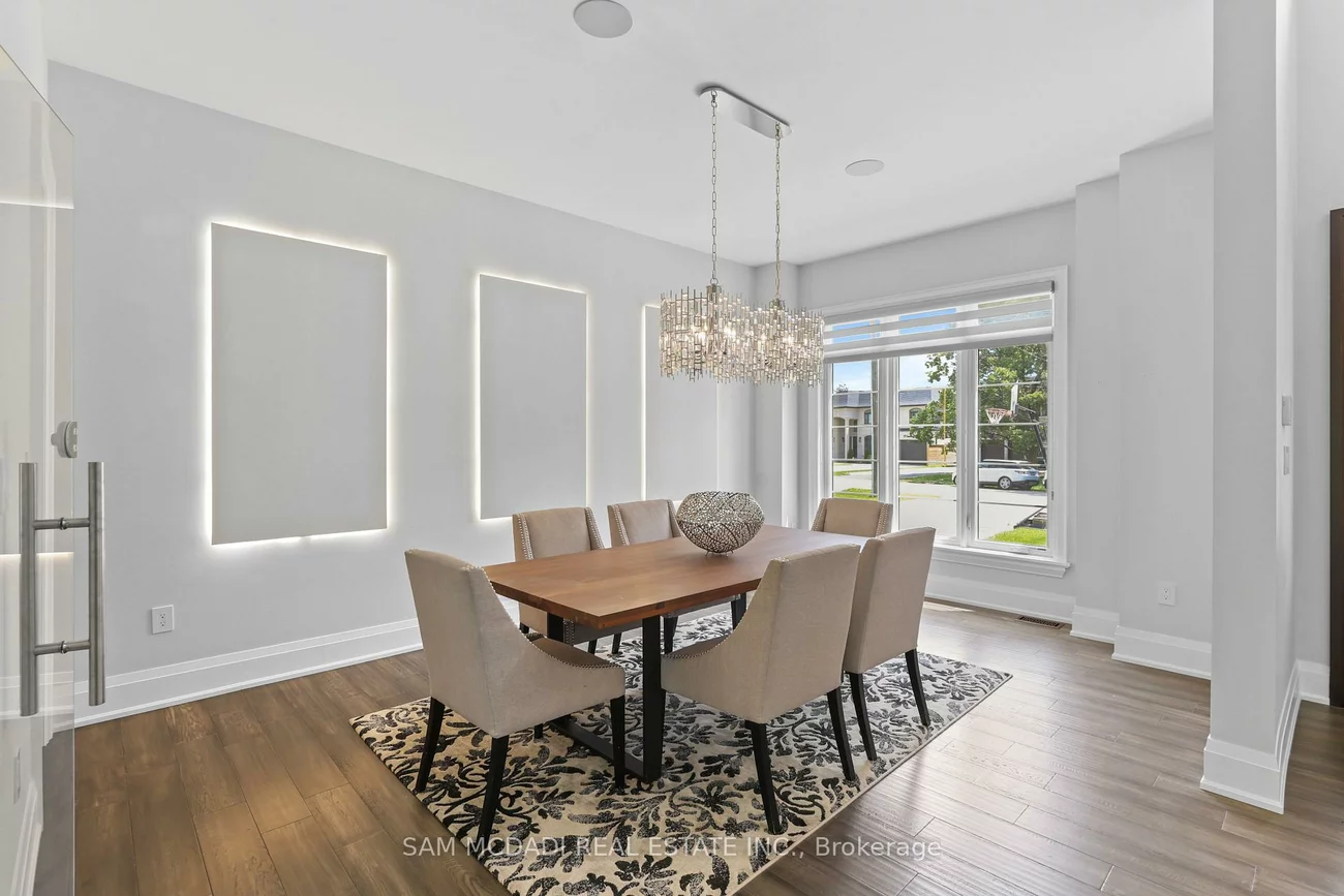 390, Sandhurst, 1020 - WO West, Oakville
