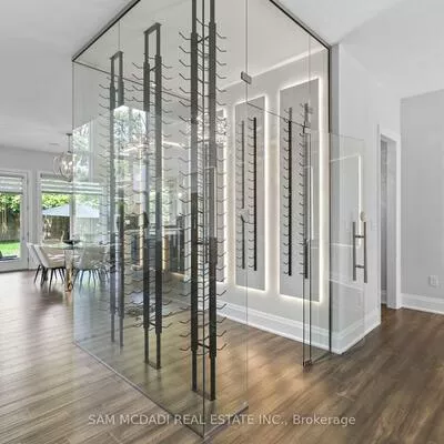 390, Sandhurst, 1020 - WO West, Oakville