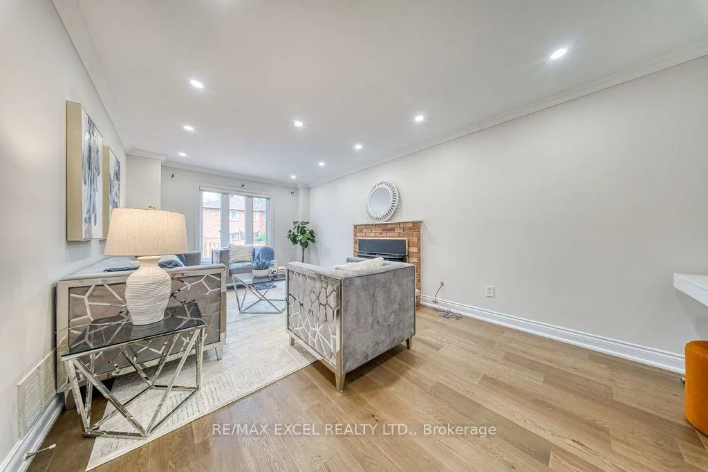 2105, Oakmead, 1015 - RO River Oaks, Oakville