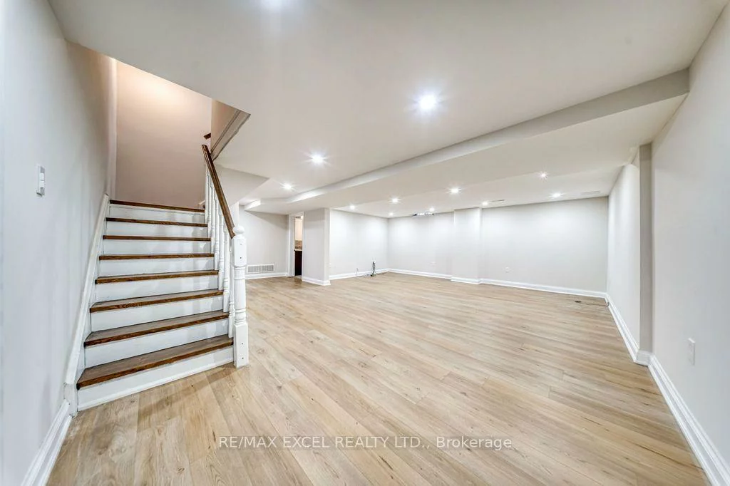 2105, Oakmead, 1015 - RO River Oaks, Oakville