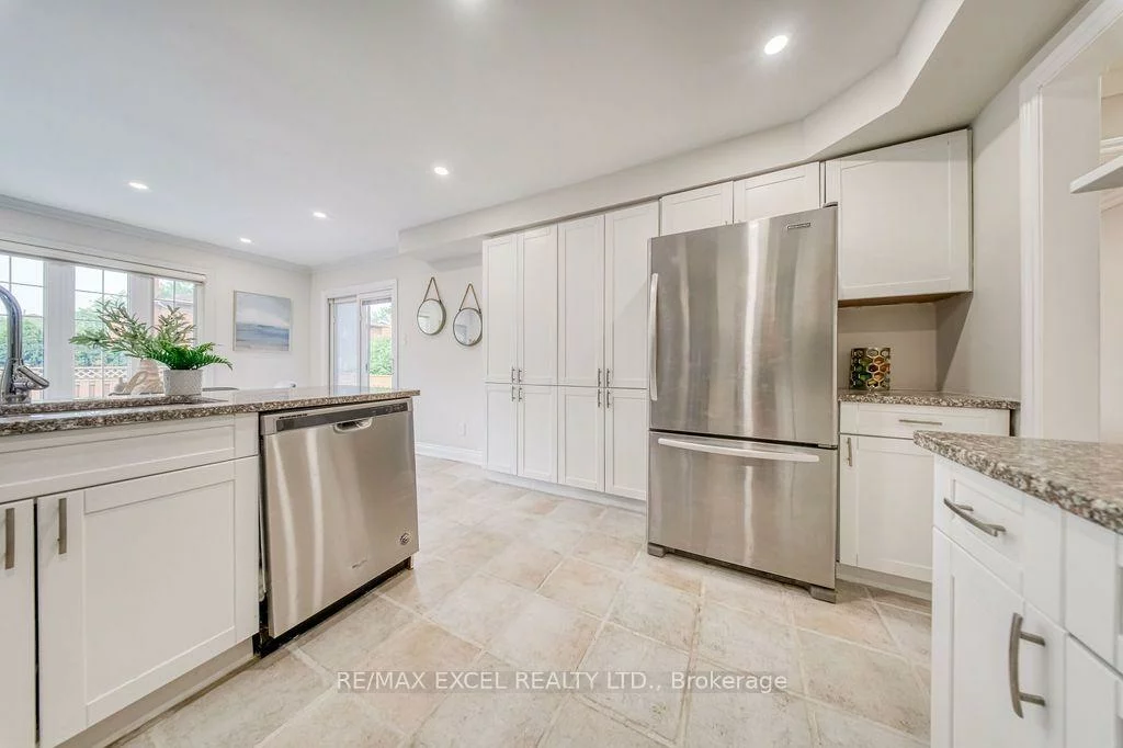 2105, Oakmead, 1015 - RO River Oaks, Oakville
