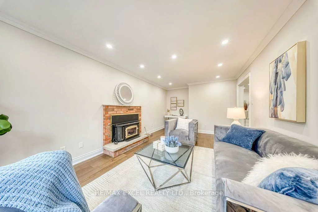 2105, Oakmead, 1015 - RO River Oaks, Oakville