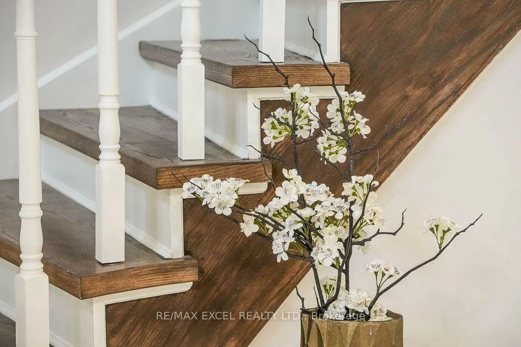 2105, Oakmead, 1015 - RO River Oaks, Oakville