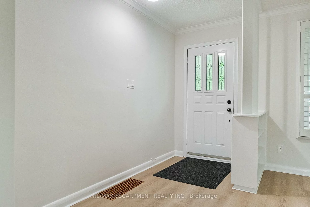 374, ST. AUGUSTINE, 1002 - CO Central, Oakville