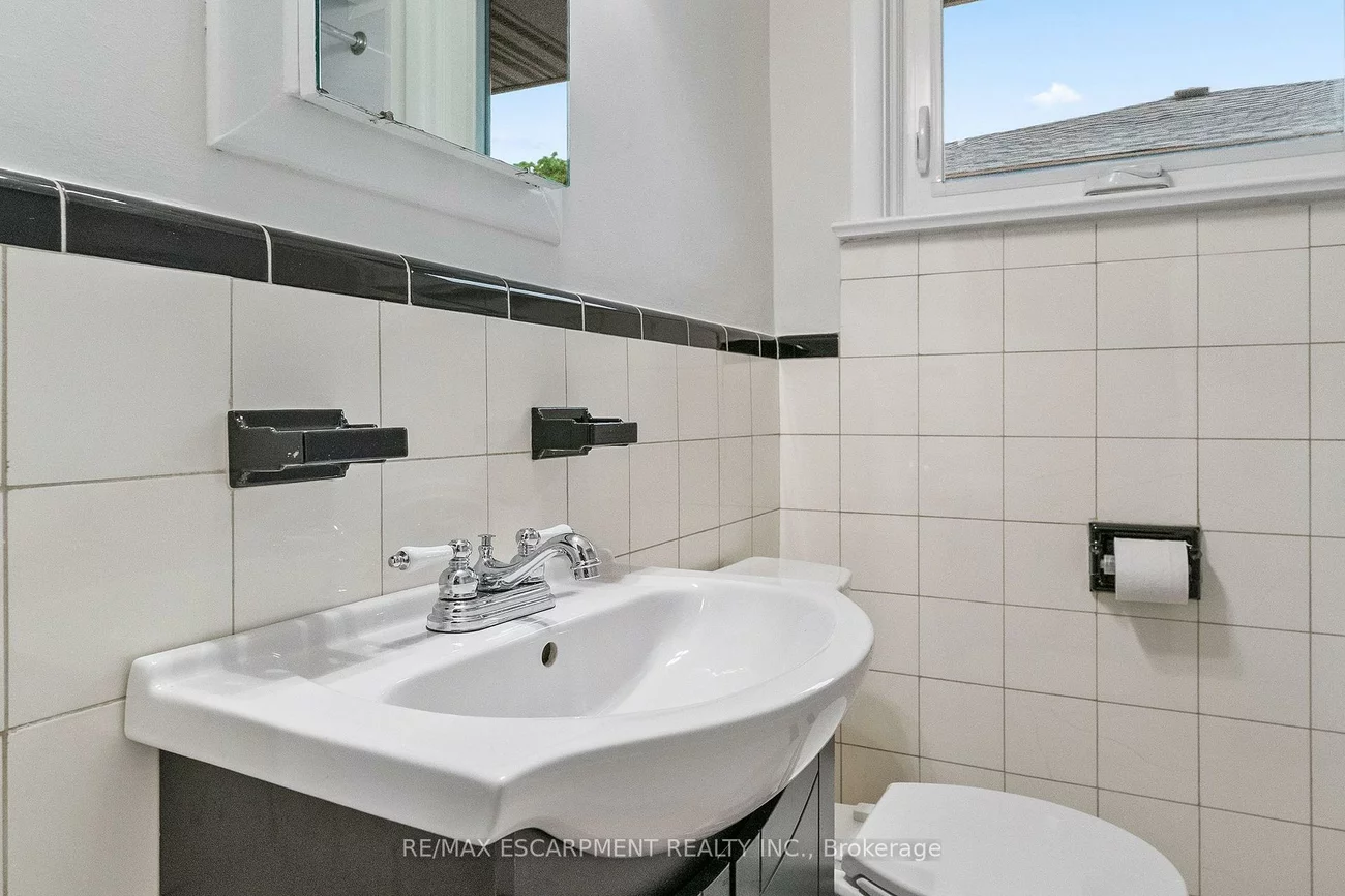 374, ST. AUGUSTINE, 1002 - CO Central, Oakville