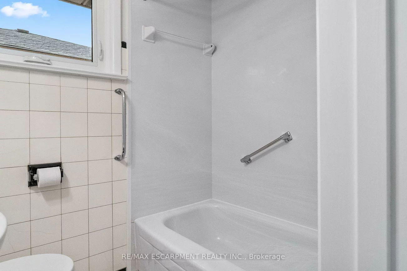 374, ST. AUGUSTINE, 1002 - CO Central, Oakville