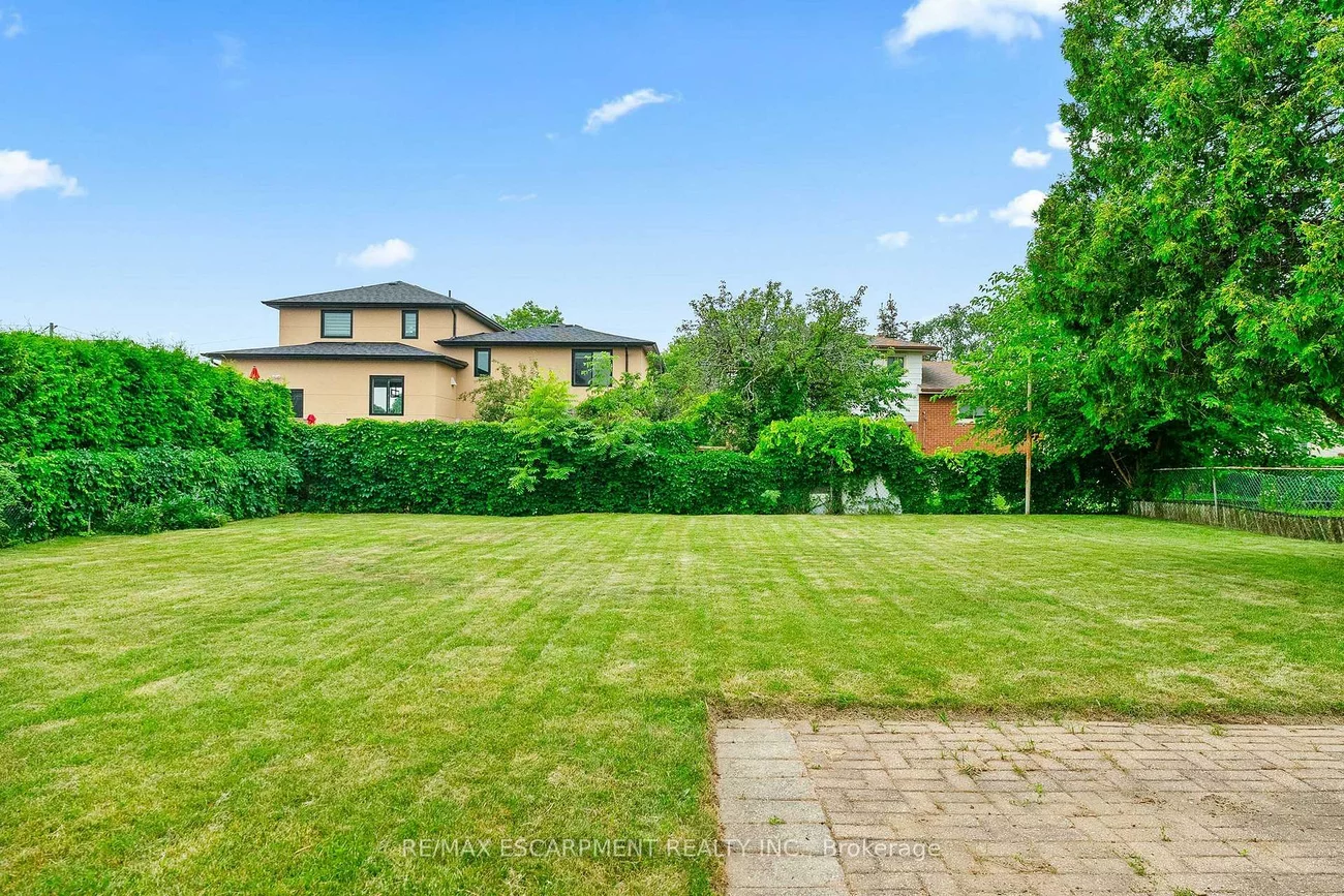 374, ST. AUGUSTINE, 1002 - CO Central, Oakville