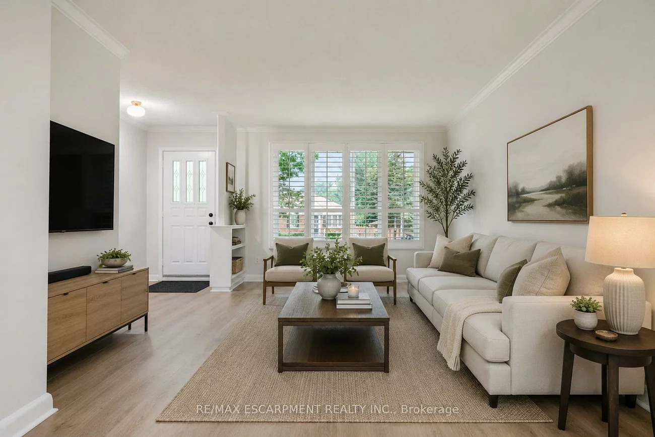374, ST. AUGUSTINE, 1002 - CO Central, Oakville