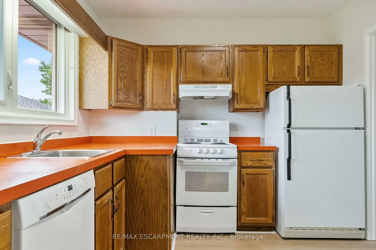 374, ST. AUGUSTINE, 1002 - CO Central, Oakville