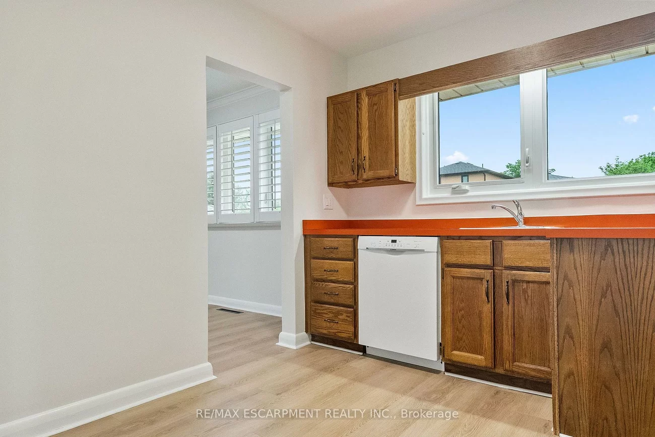 374, ST. AUGUSTINE, 1002 - CO Central, Oakville