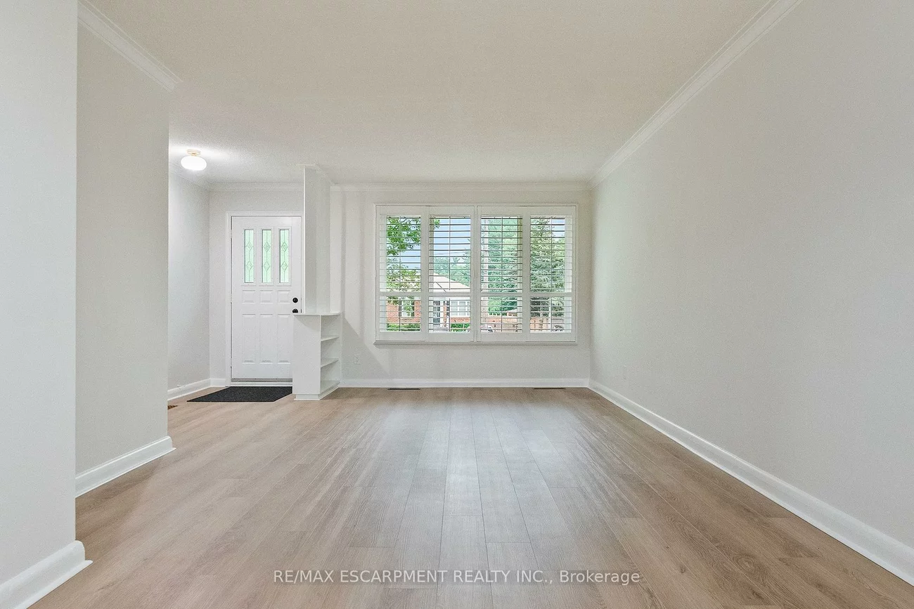374, ST. AUGUSTINE, 1002 - CO Central, Oakville