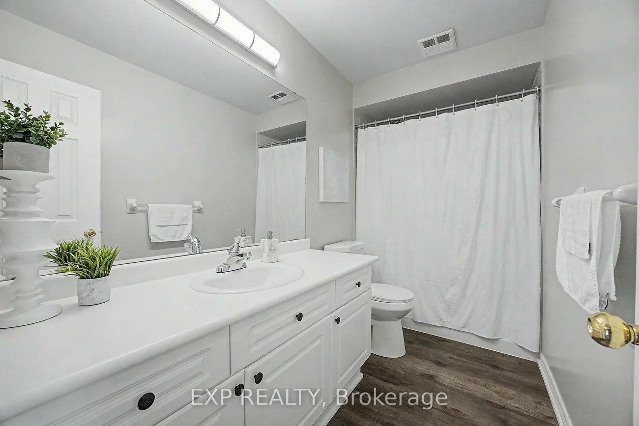 379, Grovehill, 1015 - RO River Oaks, Oakville