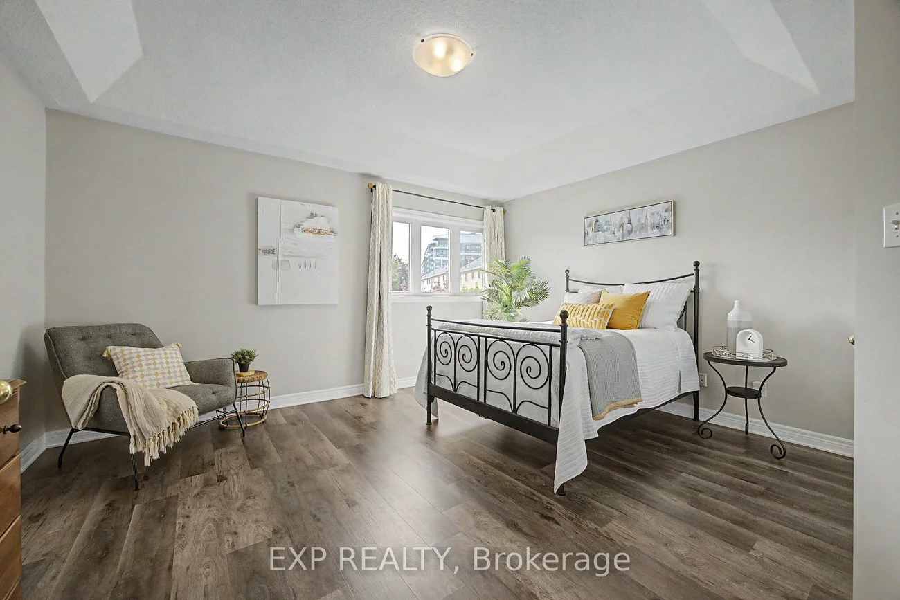 379, Grovehill, 1015 - RO River Oaks, Oakville