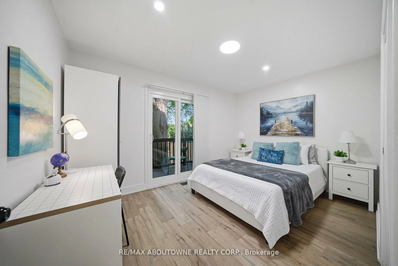 2066, Rebecca, 1001 - BR Bronte, Oakville