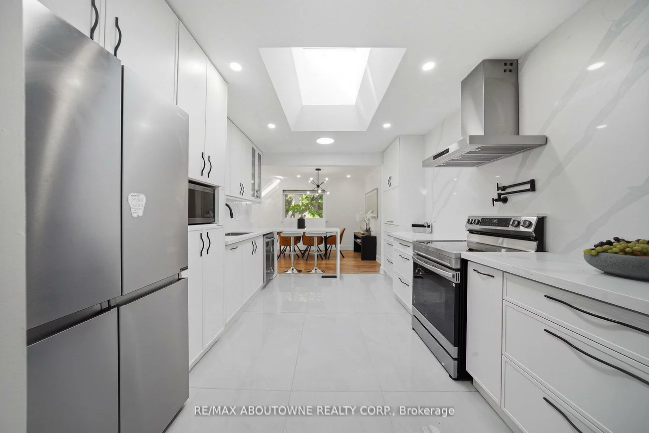 2066, Rebecca, 1001 - BR Bronte, Oakville