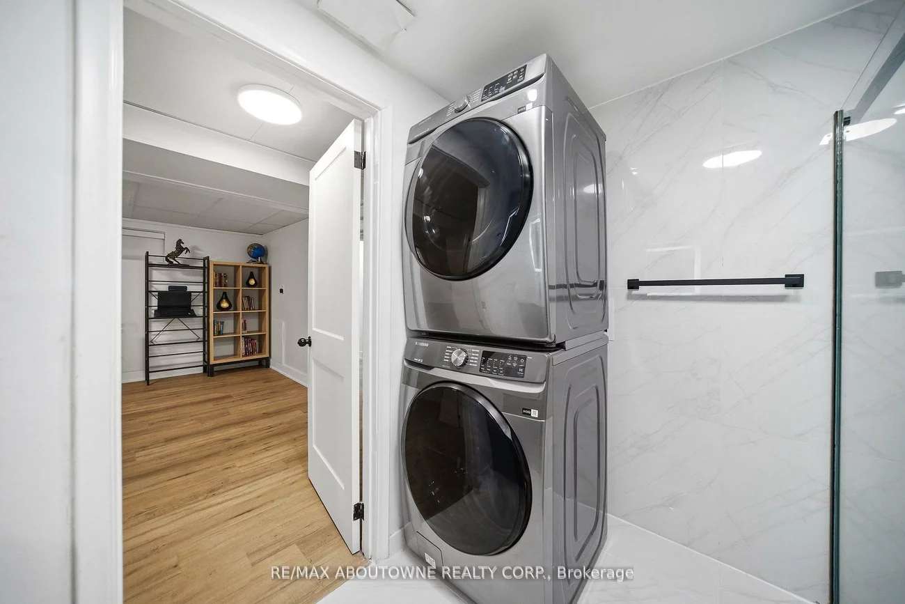 2066, Rebecca, 1001 - BR Bronte, Oakville