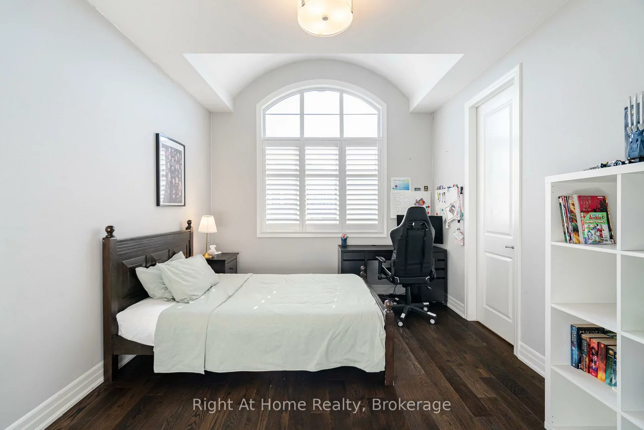 3318, Charles Biggar, 1008 - GO Glenorchy, Oakville