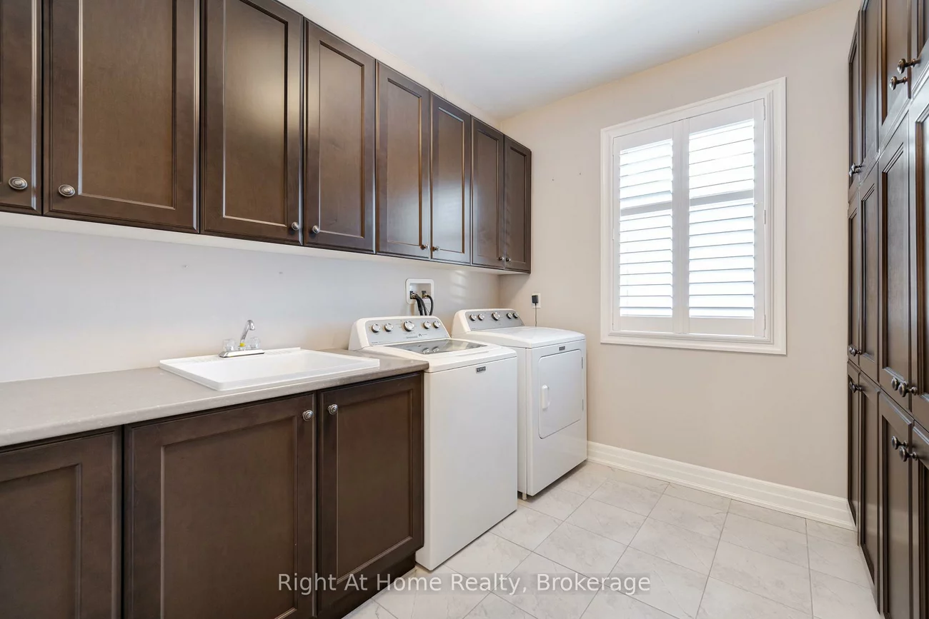 3318, Charles Biggar, 1008 - GO Glenorchy, Oakville
