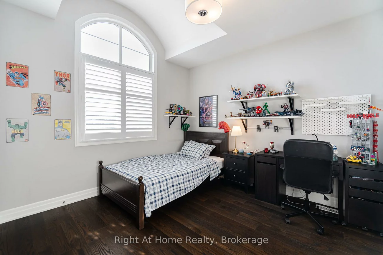 3318, Charles Biggar, 1008 - GO Glenorchy, Oakville