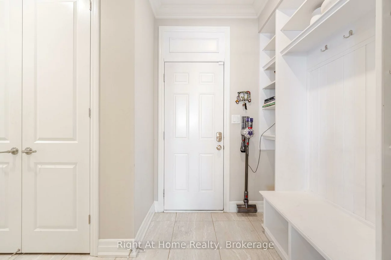 3318, Charles Biggar, 1008 - GO Glenorchy, Oakville