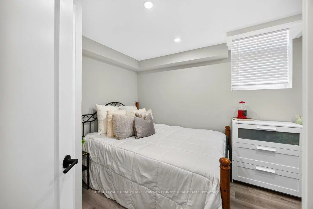 2175, Margot, 1015 - RO River Oaks, Oakville