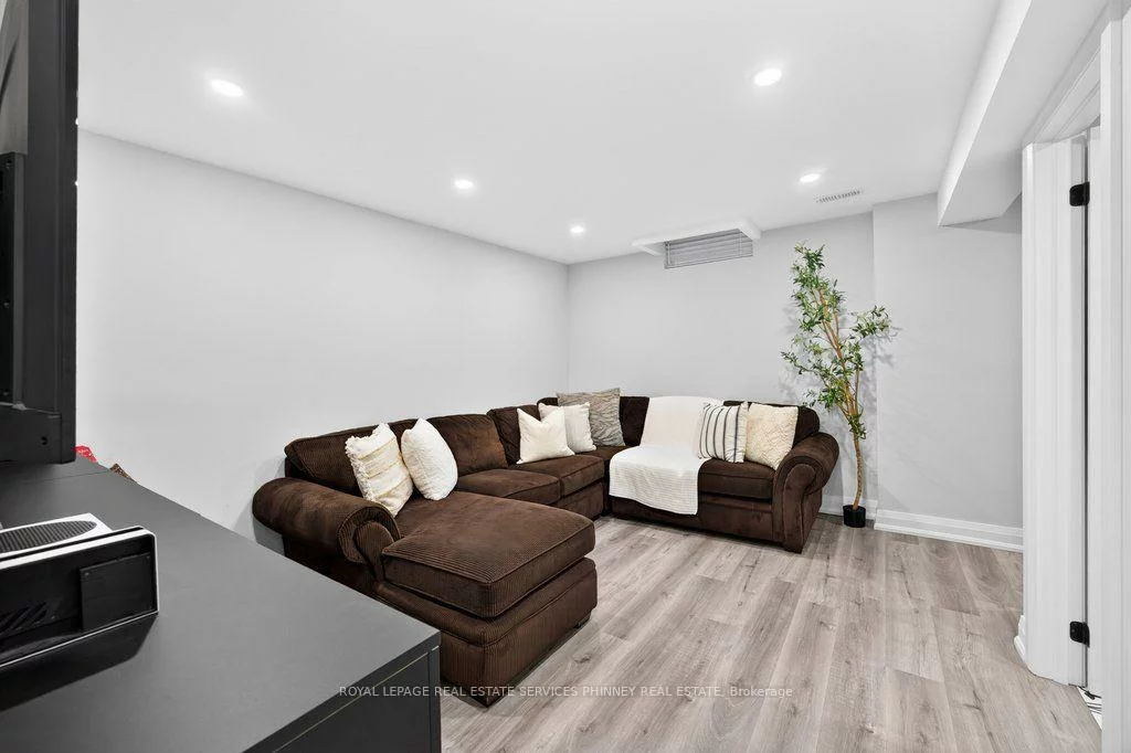 2175, Margot, 1015 - RO River Oaks, Oakville