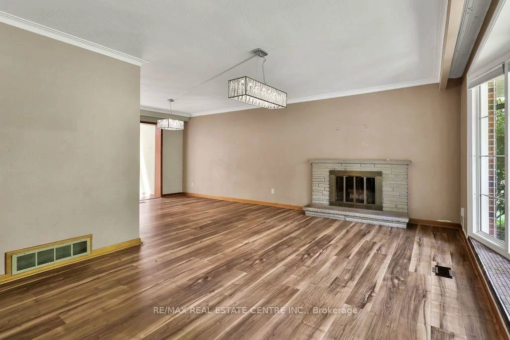 131, Mayfield, 1003 - CP College Park, Oakville