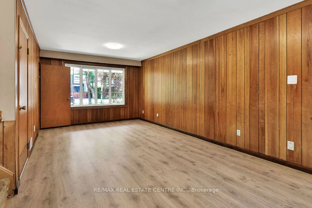 131, Mayfield, 1003 - CP College Park, Oakville